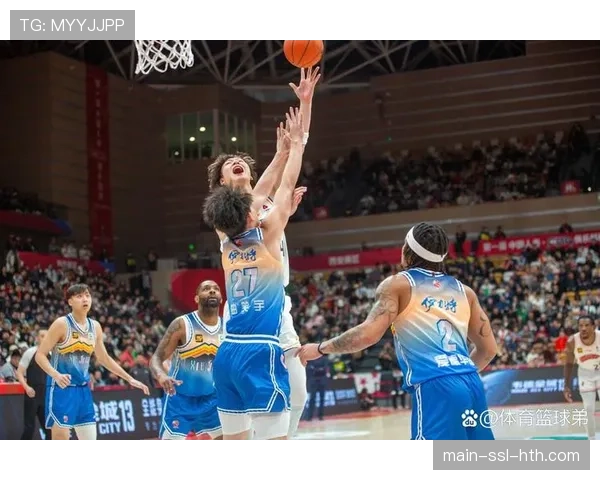 赛场医疗响应提速，球员伤退处理效率提升