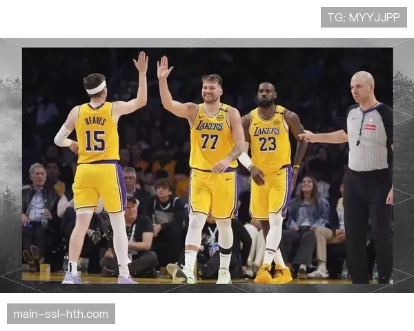 里夫斯缺阵，湖人后场轮换调整