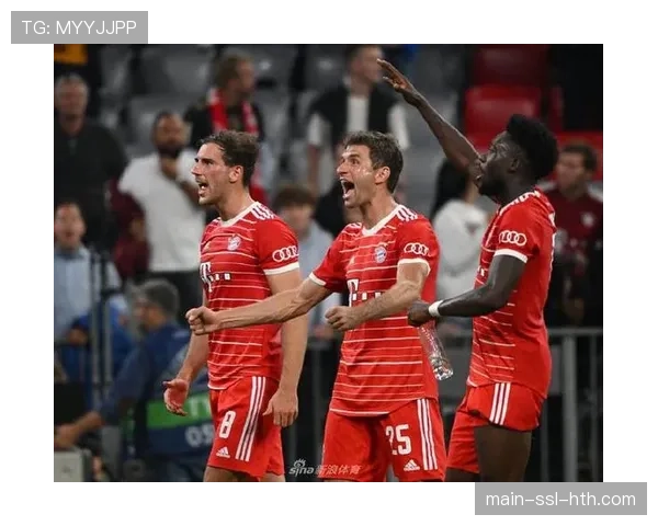 即时:拜仁慕尼黑两球领先,两个进球均来自边路传中后中路包抄 即时:拜仁慕尼黑两球领先,两个进球均来自边路传中后中路包抄