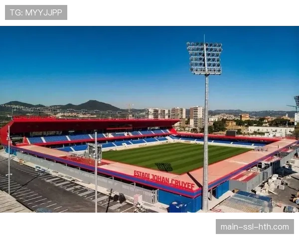 巴萨克鲁伊夫球场扩建计划：女足与青训体系的发展需求